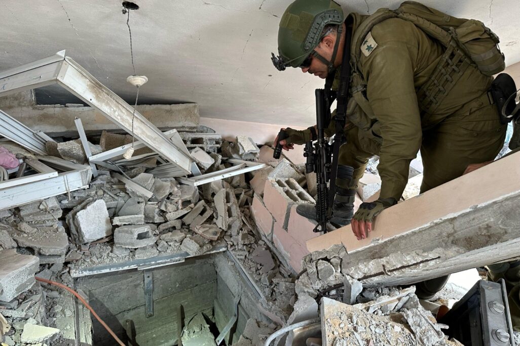 איתור פירי מנהרות על ידי לוחמי אוגדה 252 (צילום: דובר צה"ל) איתור פירי מנהרות על ידי לוחמי אוגדה 252 (צילום: דובר צה"ל)