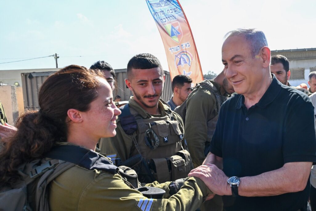 ראש הממשלה בנימין נתניהו בבסיס זיקים (צילום: קובי גדעון /לע"מ)
