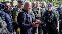 שר הביטחון עם לוחמי מילואים בצפון (צילום: אריאל חרמוני, משרד הביטחון)