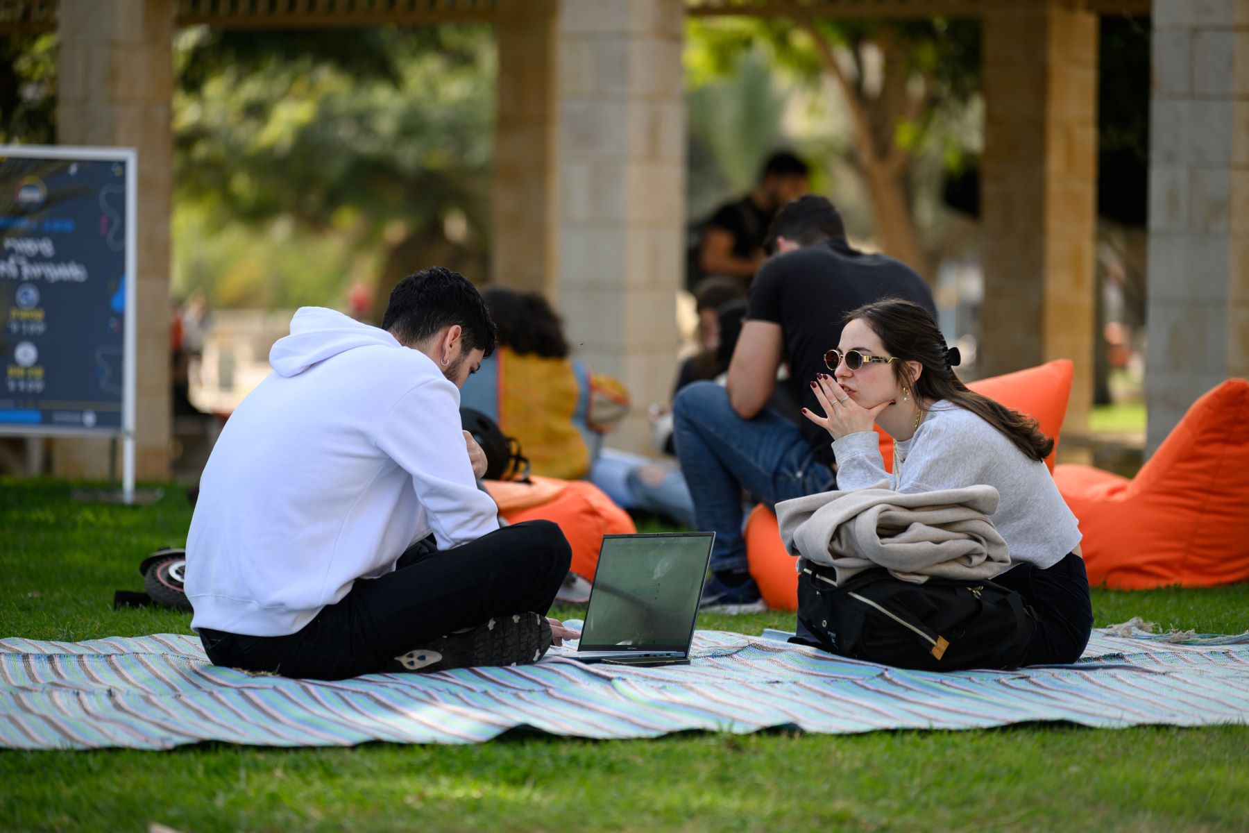 סטודנטים ביום הראשון ללימודים באוניברסיטת בן גוריון (צילום: דני מכליס)