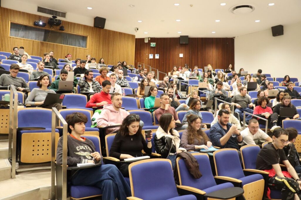 סטודנטים באוניברסיטת תל אביב ביום הראשון ללימודים (צילום: אוניברסיטת תל אביב)