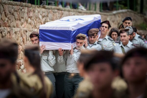 הלווייתו של סא״ל תומר גרינברג בהר הרצל בירושלים (צילום: יונתן זינדל/ פלאש90)