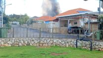 פגיעה ישירה בבית במושב מרגליות שבגליל העליון (צילום ארכיון: אלבום פרטי)