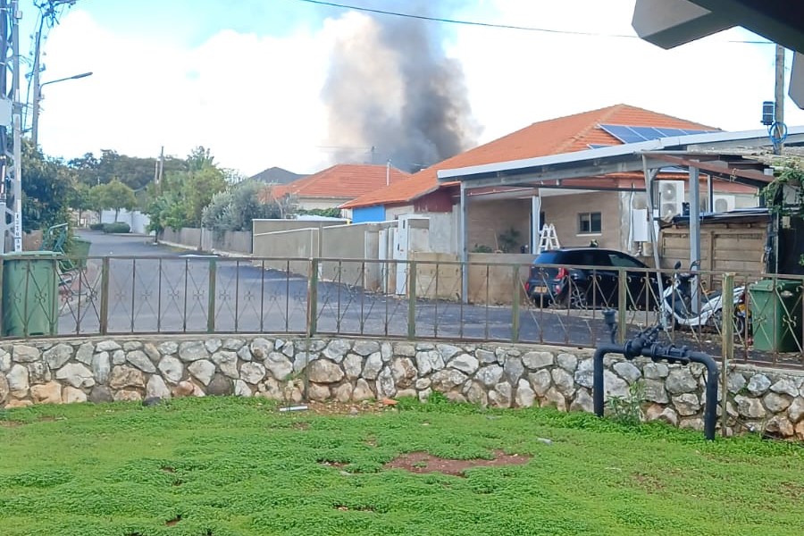 פגיעה ישירה בבית במושב מרגליות שבגליל העליון (צילום: אלבום פרטי)