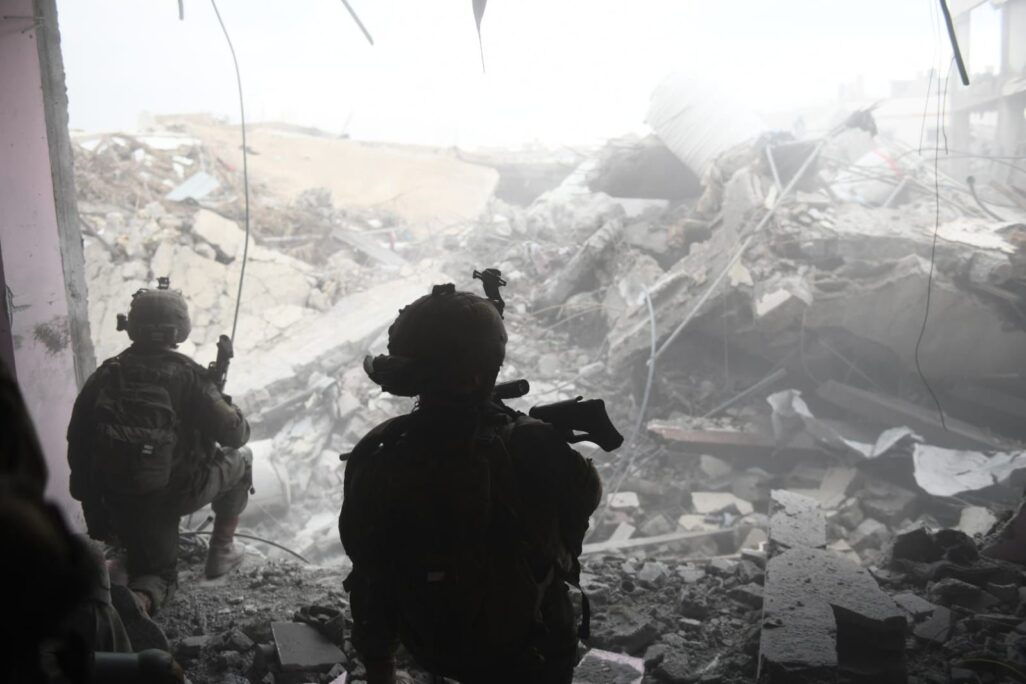 חיילי צה"ל בפעולה להשמדת מפקדת גדוד שג'עיה של חמאס (צילום: דובר צה"ל)