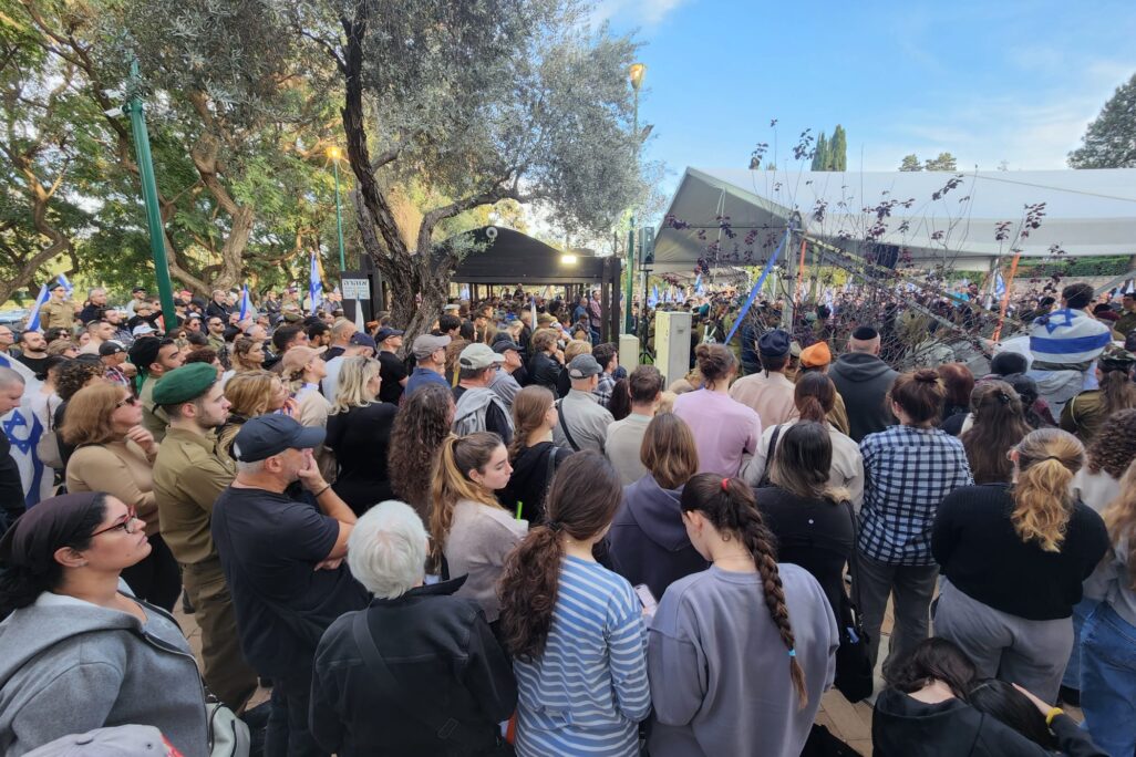 הלוויתו של סמל בוריס דונבצקי (צילום: דפנה איזברוך) הלוויתו של סמל בוריס דונבצקי (צילום: דפנה איזברוך)