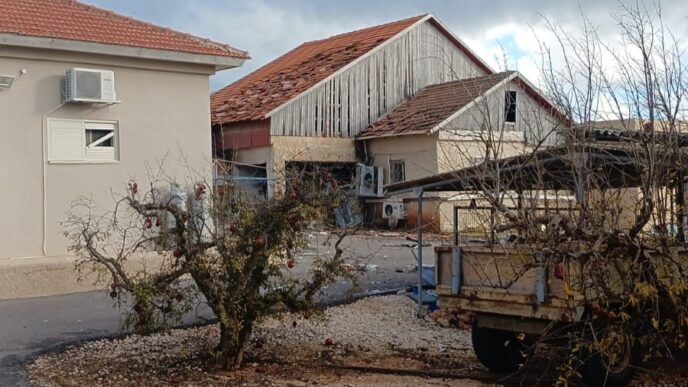 A house in Moshav Margaliot in the Upper Galilee after suffering a direct missile hit  (Photo: Private album)