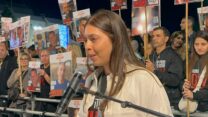 מורן סטלה ינאי בעצרת לשחרור החטופים (צילום: מרסלו שניידמן)