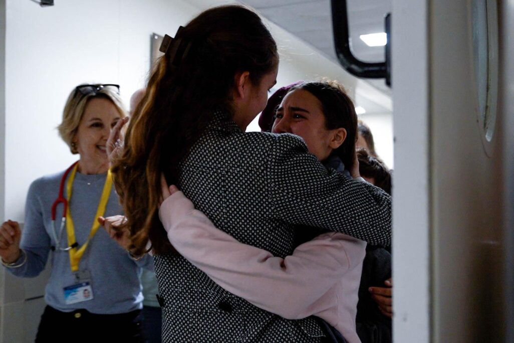 סהר קלדרון בשובה מהשבי (צילום: דובר צה"ל) סהר קלדרון בשובה מהשבי (צילום: דובר צה"ל)