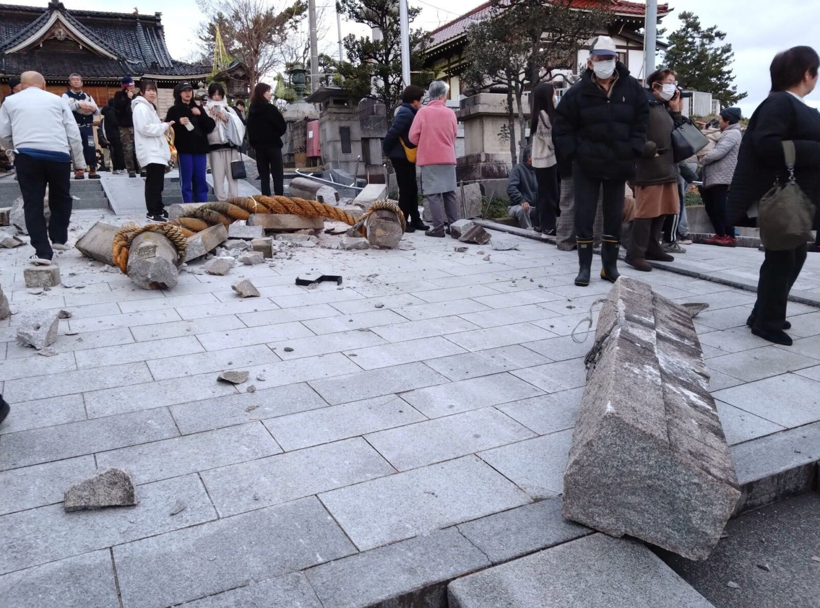 הרס בקנזאווה במרכז יפן בעקבות רעידת האדמה (צילום: Kyodo via Reuters)