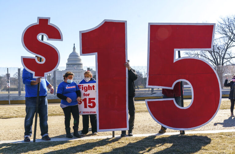 נאבקים להעלאת שכר המינימום בוושינגטון. הצליחו (צילום: AP Photo)
