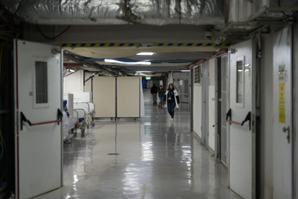 אגף ממוגן בבית החולים זיו בצפת (צילום: אייל מרגולין / פלאש 90)