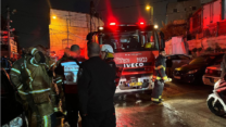 כוחות הצלה ליד הבית בירושלים בו פרצה שריפה (צילום: כבאות והצלה)