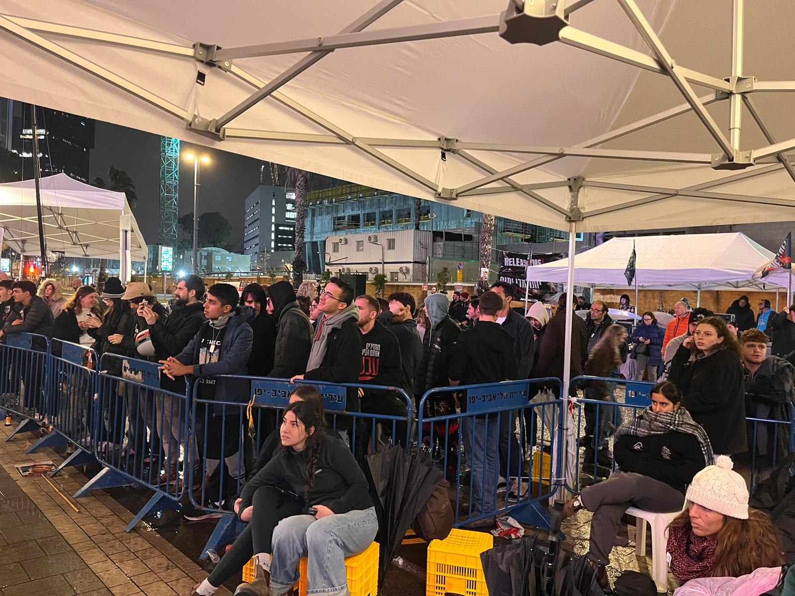 הלילה הלבן בכיכר החטופים לציון "100 ימים של גיהנום" בשבי חמאס (צילום: אורן דגן)
