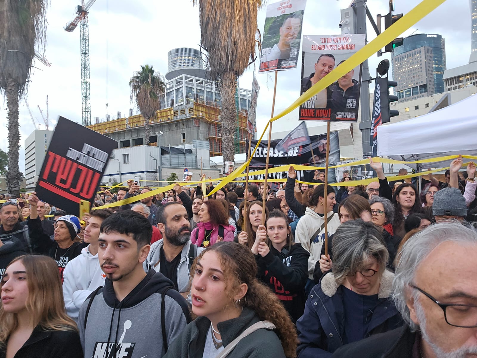עצרת '100 ימים של גיהנום' בכיכר החטופים בתל אביב (צילום: מאיה רונן)