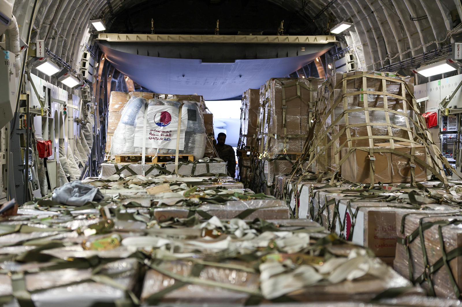 מטוס התרופות לחטופים הישראלים והסיוע ההומניטרי לתושבי עזה שהועבר על ידי קטאר לרצועת עזה (צילום: משרד החוץ של קטאר)