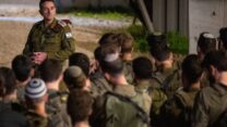 רמטכ״ל הרצי הלוי בשיחה עם לוחמי יחידת יהל״ם (צילום: דובר צה"ל)