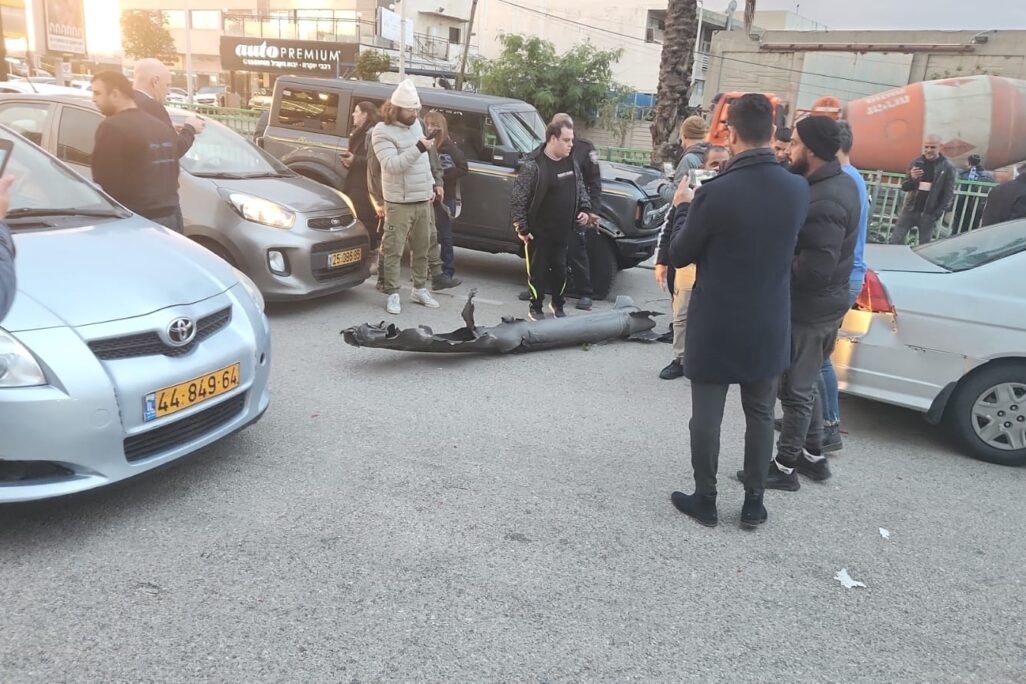 פגיעה ישירה ברכב בראשון לציון (צילום: רשתות חברתיות, סעיף 27א' לחוק זכויות יוצרים) פגיעה ישירה ברכב בראשון לציון (צילום: רשתות חברתיות, סעיף 27א' לחוק זכויות יוצרים)