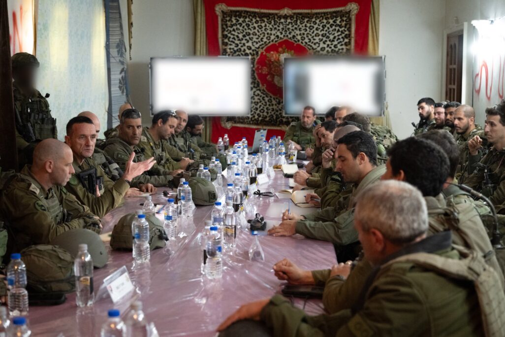 הרמטכ"ל הרצי הלוי במפגש עם מפקדים במילואים ברצועת עזה (צילום: אתר צה"ל)