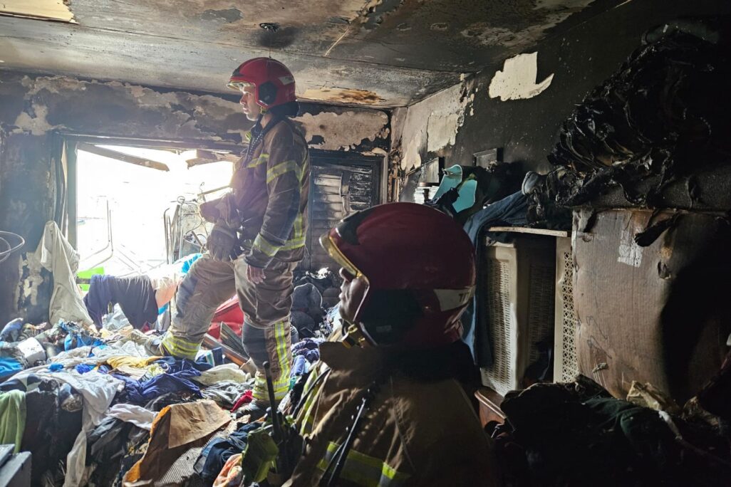 זירת השריפה בתל אביב (צילום: כבאות והצלה מחוז דן) זירת השריפה בתל אביב (צילום: כבאות והצלה מחוז דן)