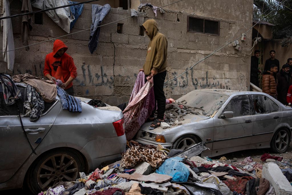 הרס לאחר תקיפה אווירית ישראלית ברפיח (צילום AP/פטימה שבאיר)