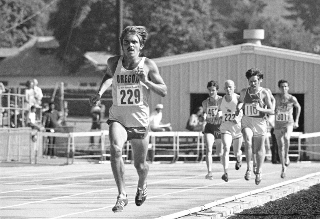 הרץ האמריקני סטיב פרפונטיין במבחנים האולימפיים למינכן 1972 (צילום AP)