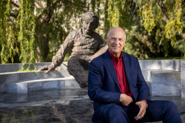 נשיא האקדמיה הלאומית למדעים: נעניק לאיל וולדמן את פסלון פרס ישראל