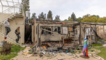 קיבוץ נירים לאחר הטבח (צילום: יוסי אלוני/פלאש 90)