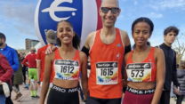 מינטמר ביקאיה (מימין), יניב קוהוט ובורטוקן טסרה. בתחרות ל-10 ק"מ בוולנסיה (צילום: הפועל תל אביב אתלטיקס)