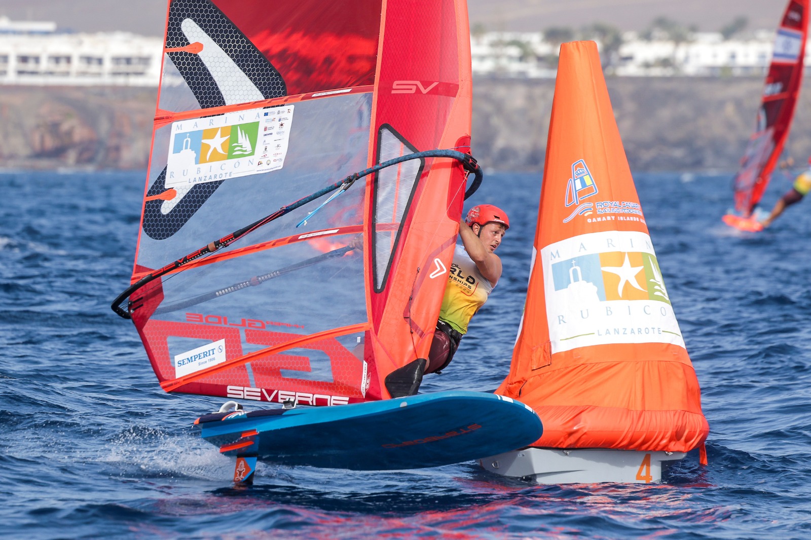 תום ראובני באליפות העולם בגלישת רוח (צילום: sailing energy)