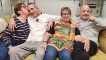 החטופים שחולצו, לואיס הר ופרננדו מרמן, מתאחדים עם משפחתם