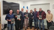 נציגי חברת 'פריניב', ועד העובדים וההסתדרות בחתימת הסכם קיבוצי (צילום: דוברות ההסתדרות)