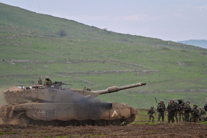 חיילי שריון ונח״ל סמוך לגבול לבנון (צילום: מיכאל גלעדי/ פלאש90)
