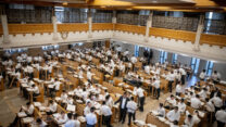 לימוד תורה בישיבת קמניץ שבירושלים (צילום: חיים גולדברג/Flash90)