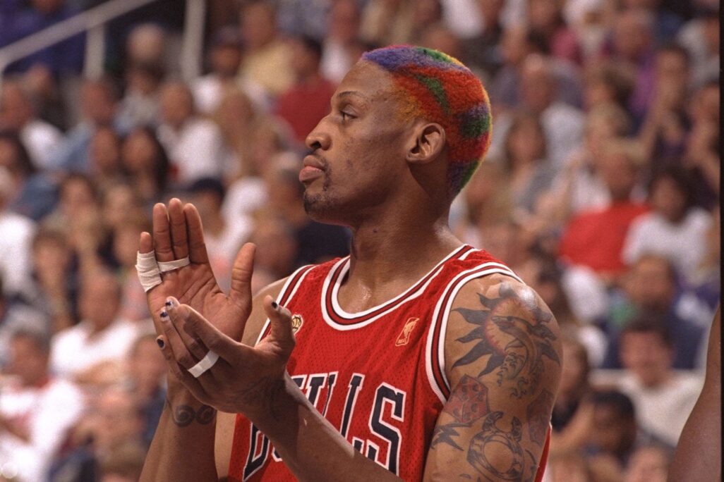 דניס רודמן במדי שיקגו בולס במשחק 4 בגמר ה-NBA 1997 נגד יוטה ג'אז (צילום: Getty Images/Sporting News)