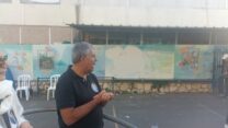 ח"כ מיקי לוי בכניסה לקלפי ברחובות, בסיבוב השני של הבחירות המקומיות (צילום: אסף צבי)