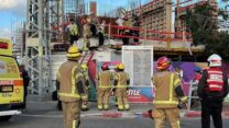 זירת תאונת עבודה בבת ים (צילום: דוברות כבאות והצלה)