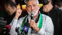ראש הלשכה המדינית של חמאס איסמעיל הנייה בעצרת בקטאר, 2021 (צילום: Mahmoud Hefnawy/dpa)