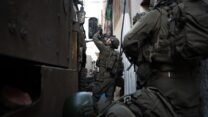 לוחמי צה"ל מבצעים מעצר ביהודה ושומרון (צילום ארכיון: דובר צה"ל)