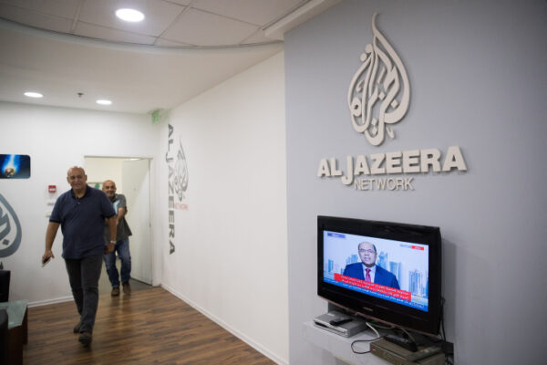 הספין של חוק אל-ג'זירה: למרות ההצהרות, הממשלה לא יכולה לסגור את הערוץ