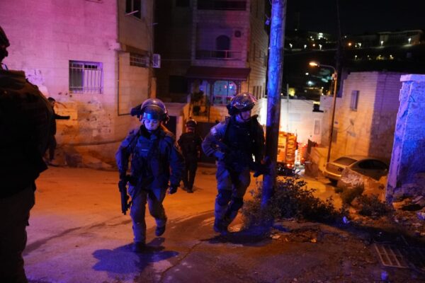 פעילות מג"ב ומשטרת ישראל בשכונת עיסאוויה שבמזרח ירושלים (צילום: דוברות המשטרה)