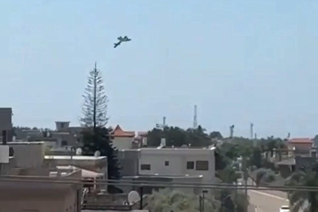 כלי הטיס ברגע ההתרסקות ביישוב ערב אל-עראמשה (צילום: מתוך רשתות חברתיות, שימוש לפי סעיף 27א' לחוק זכויות יוצרים)