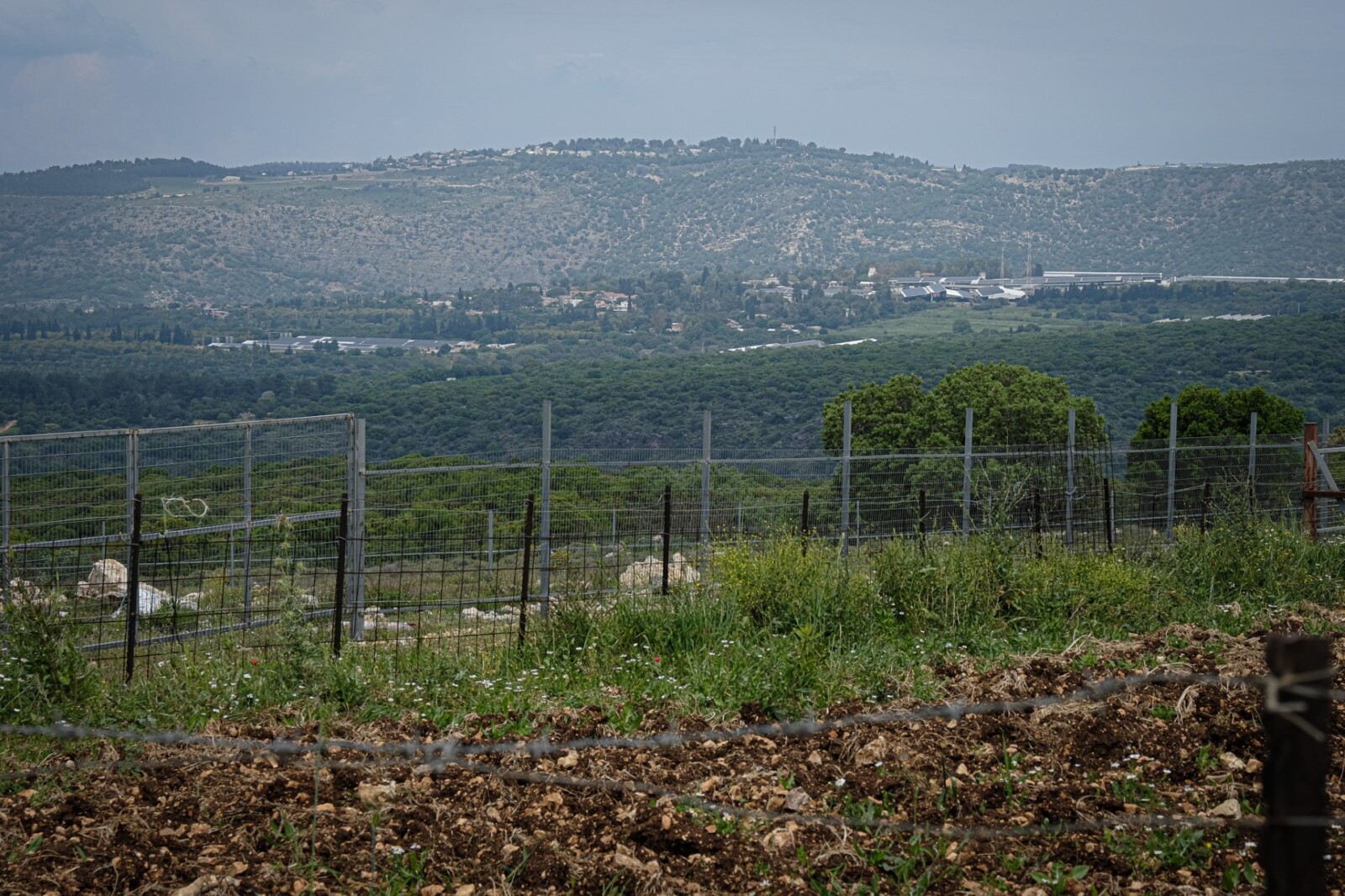 הכפר ערב אל עראמשה כפי שנראה ממצפה הילה (צילום: דוד טברסקי)