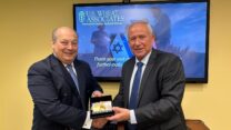 השר דיכטר במפגש עם מקבילו האמריקני טום וילסאק. "מברך על הרחבת שיתוף הפעולה" (צילום: דוברות משרד החקלאות)