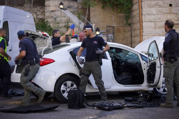 זירת הפיגוע בירושלים. (צילום: דוברות המשטרה)