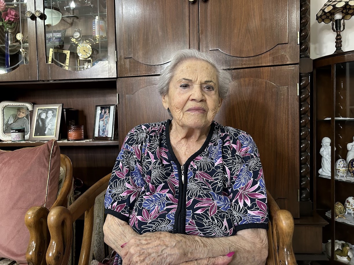 מגדה ברץ: "הכול היה קשה, אבל היינו מאוד מאושרים" (צילום: דבר) מגדה ברץ: "הכול היה קשה, אבל היינו מאוד מאושרים" (צילום: דבר)