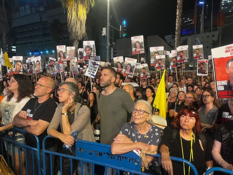 הפגנה בכיכר החטופים בתל אביב בדרישה לקידום עסקה (צילום: אורן דגן)