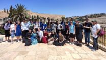 משתתפי חידון התנ"ך העולמי בסיור בירושלים (קרדיט: משרד החינוך)