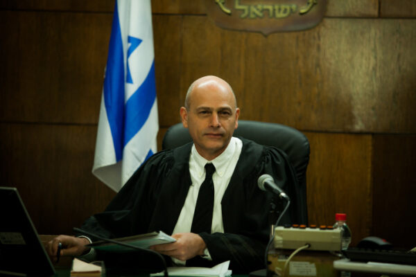 השופט בדימוס איתן אורנשטיין, לשעבר נשיא בבית המשפט המחוזי בתל אביב (צילום ארכיון: מאת אריק סולטן/POOL פלאש90)