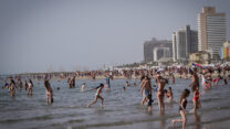 חוף הים בתל אביב (צילום: אבשלום ששוני / פלאש 90)